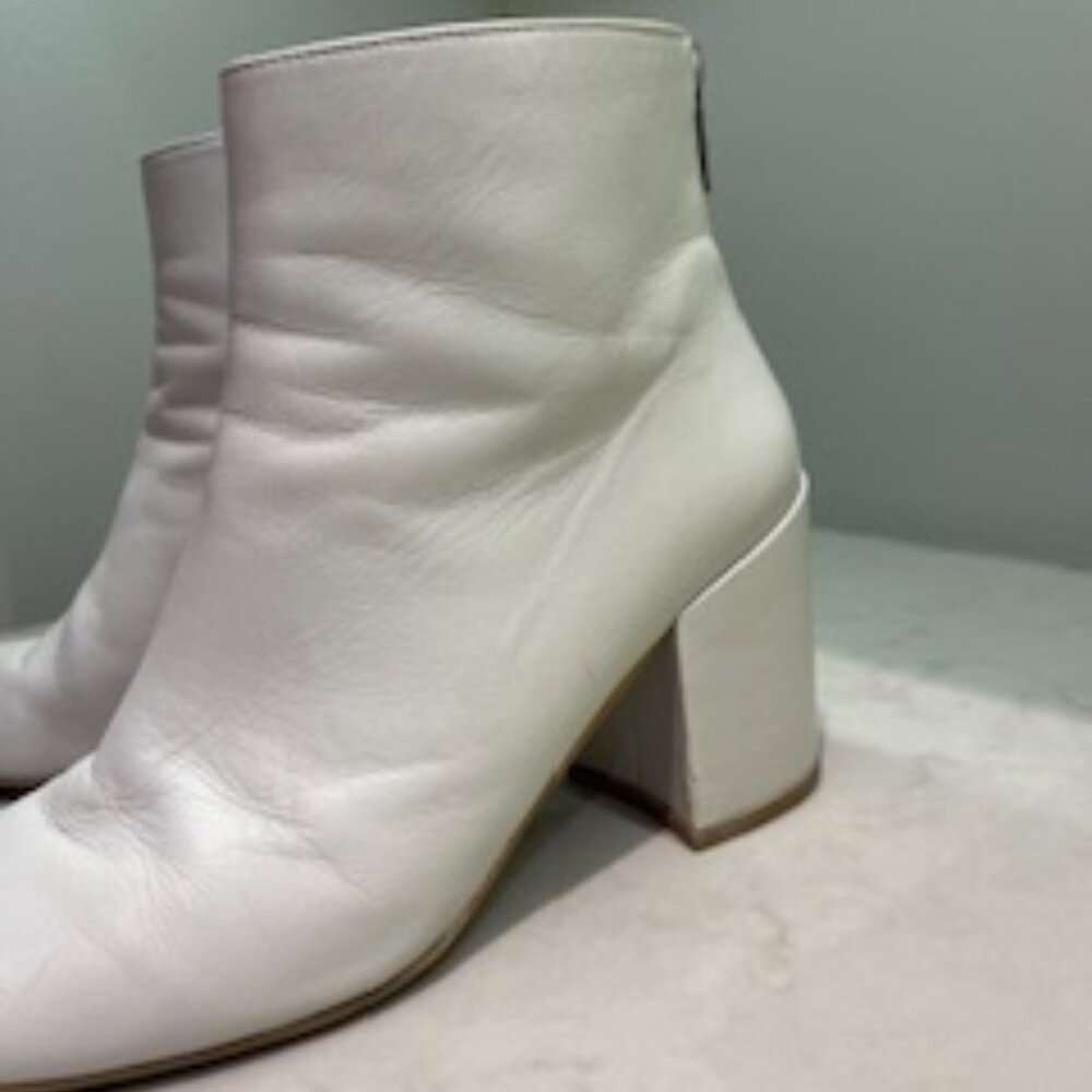 Stuart Weitzman Booties - Picture 7 of 8